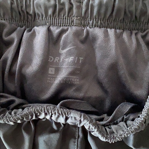 NIKE TEMPO DRY RUNNING SHORT - Picture 3 of 4